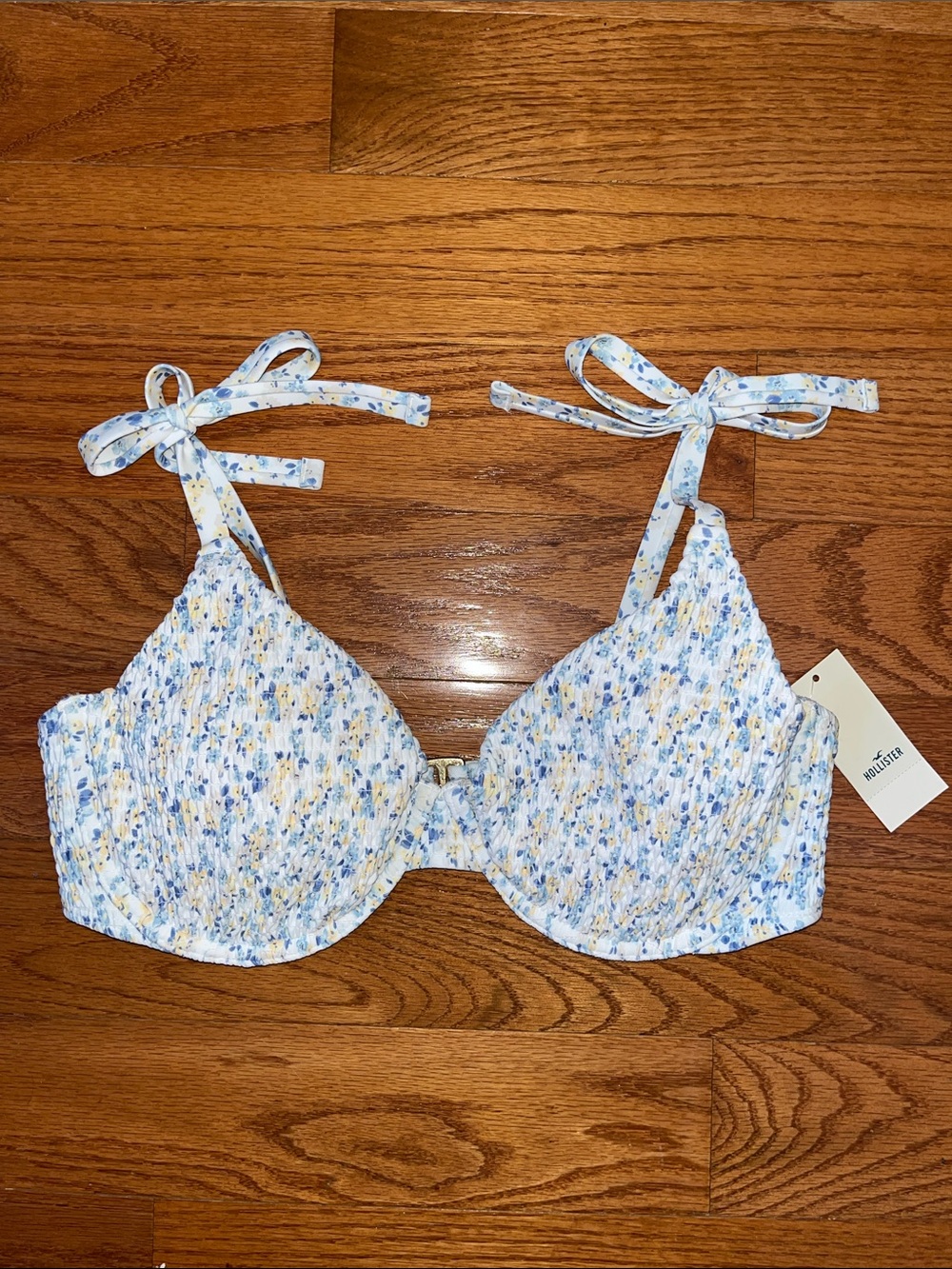 Hollister Blue Yellow & White Floral Tie-Strap Bikini Top NWT — Size M Curvy
